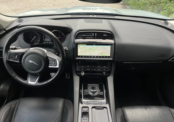 Jaguar F-Pace cena 99900 przebieg: 158000, rok produkcji 2019 z Dębica małe 121